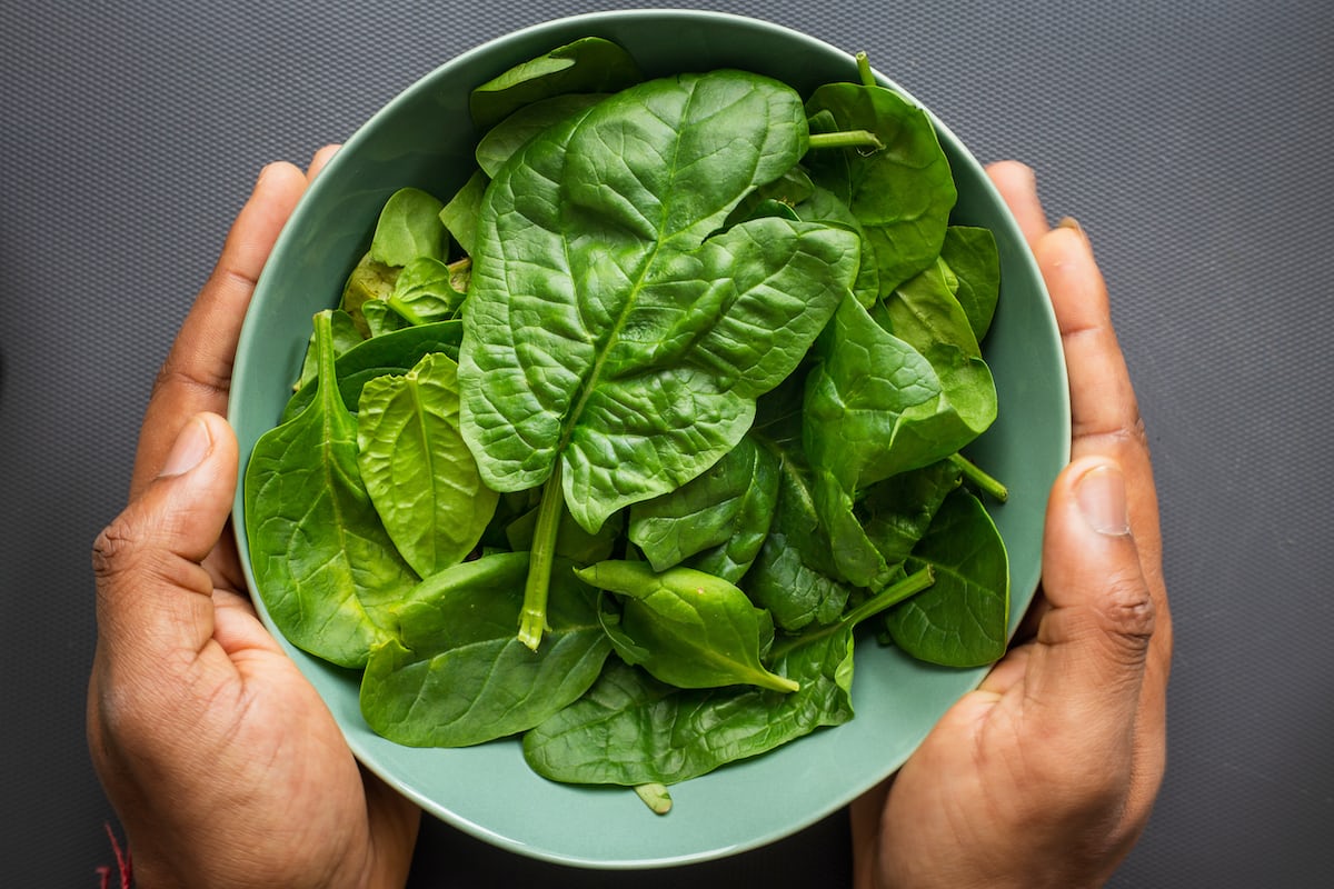 Spinach - how eating healthy food help calm anxiety and stress