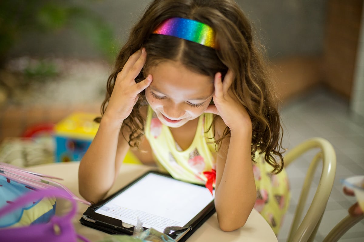 How to Reduce Screen Time for Kids? 5 Effective Tips to Keep Them Busy 